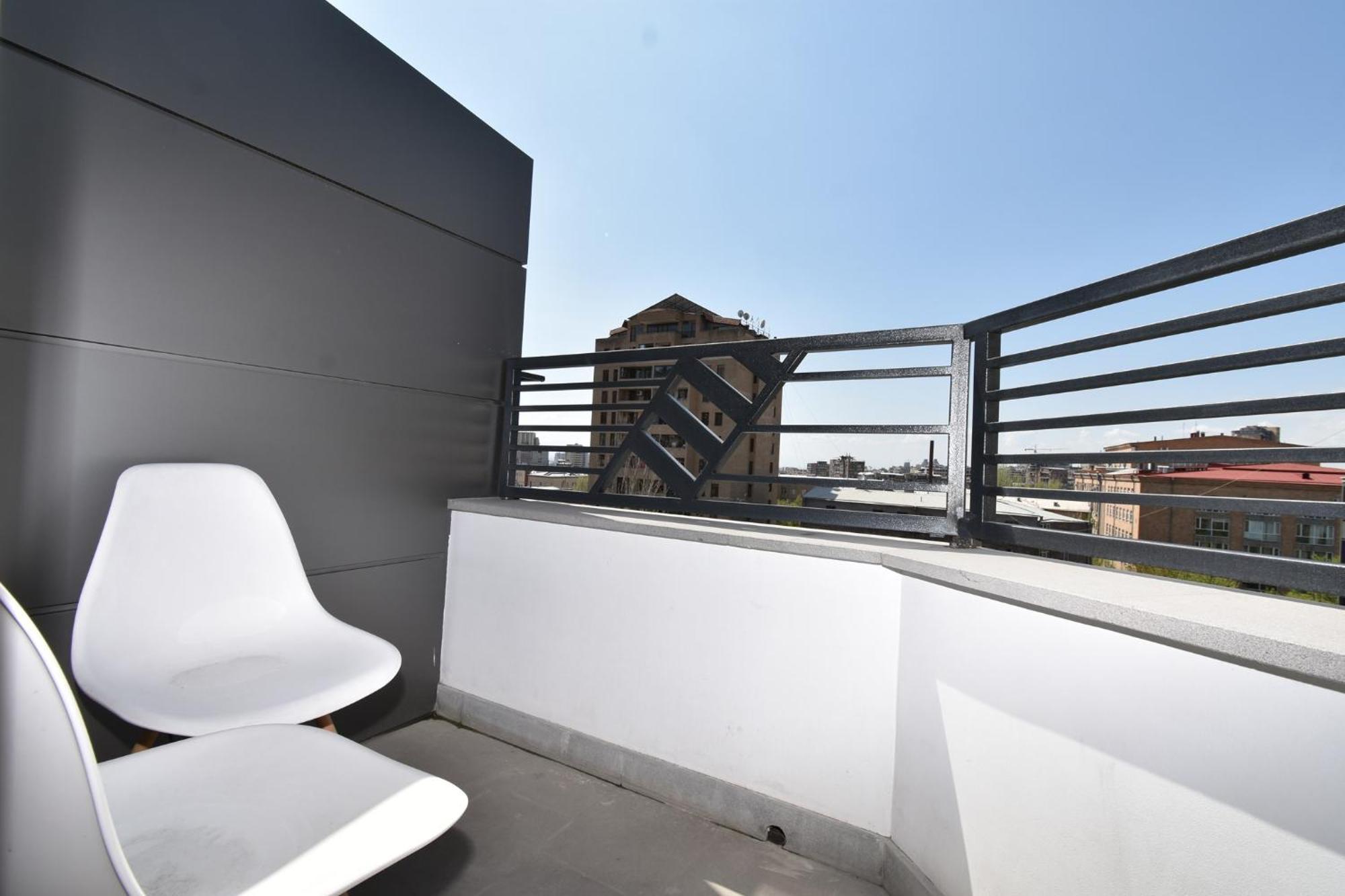 Aygestan Plaza Yerevan Exterior foto