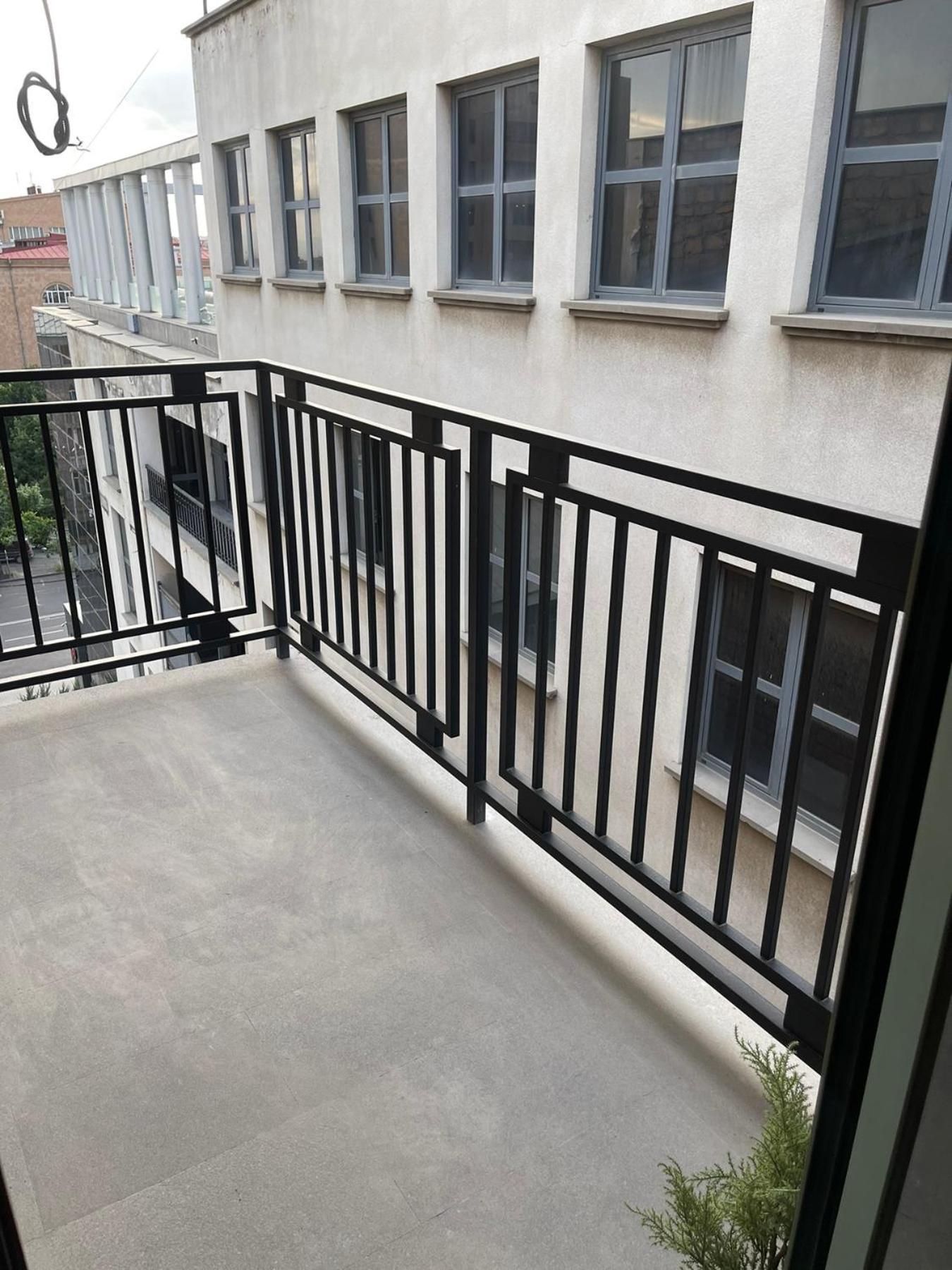 Aygestan Plaza Yerevan Exterior foto